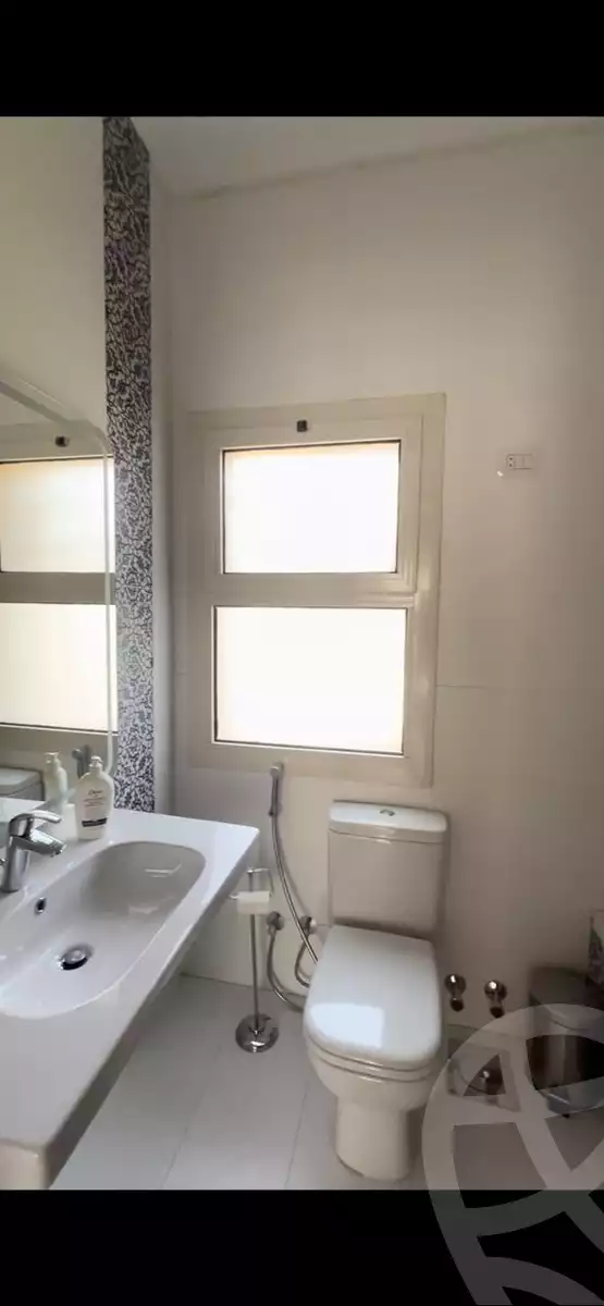 https://aqarmap.com.eg/ar/listing/5521558-for-rent-cairo-new-cairo-compounds-stwn-ryzydns-by-ar-y-llttwyr