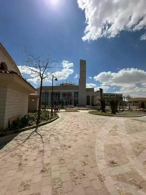 https://aqarmap.com.eg/ar/listing/5533633-for-sale-cairo-el-sheikh-zayed-city-compounds-kmbwnd-fyldj-wyst-dr-llttwyr