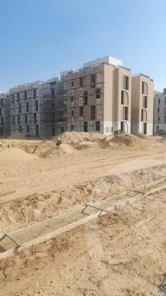 https://aqarmap.com.eg/ar/listing/5539149-for-sale-cairo-el-sheikh-zayed-city-lshykh-zyd-ljdyd-vye