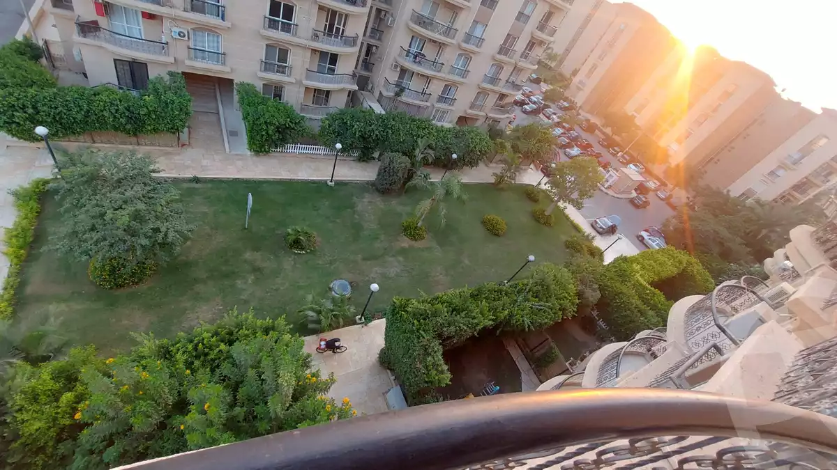 https://aqarmap.com.eg/en/listing/5540170-for-sale-cairo-new-cairo-lrhb-city-phase-8