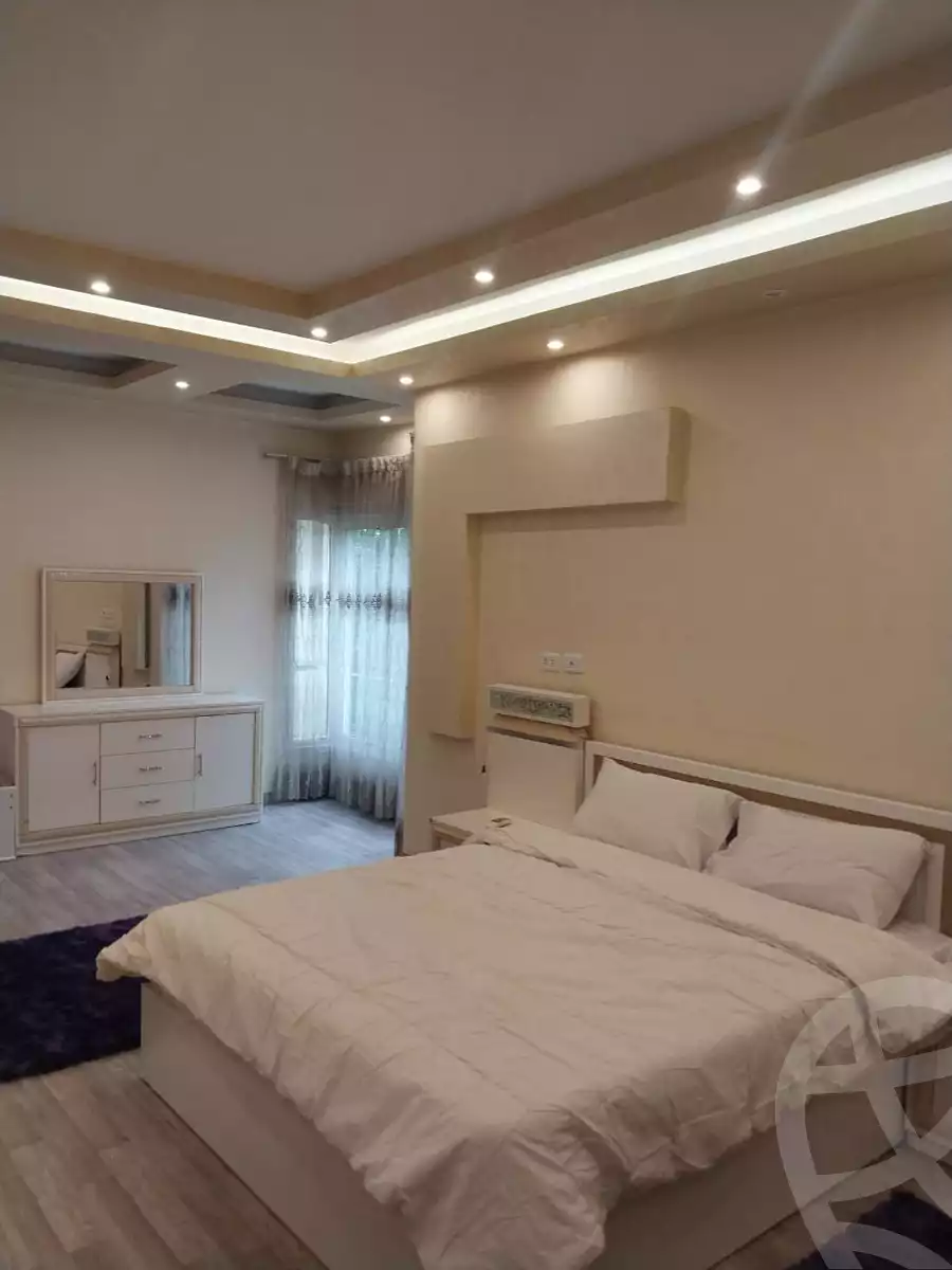 https://aqarmap.com.eg/ar/listing/5554294-for-rent-cairo-new-cairo-lrhb-city-phase-4-mohammed-farid-st
