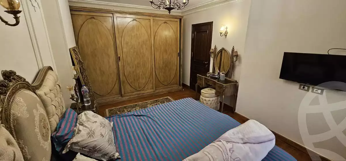 https://aqarmap.com.eg/en/listing/5555856-for-sale-cairo-el-sheikh-zayed-city-compounds-el-khamayel