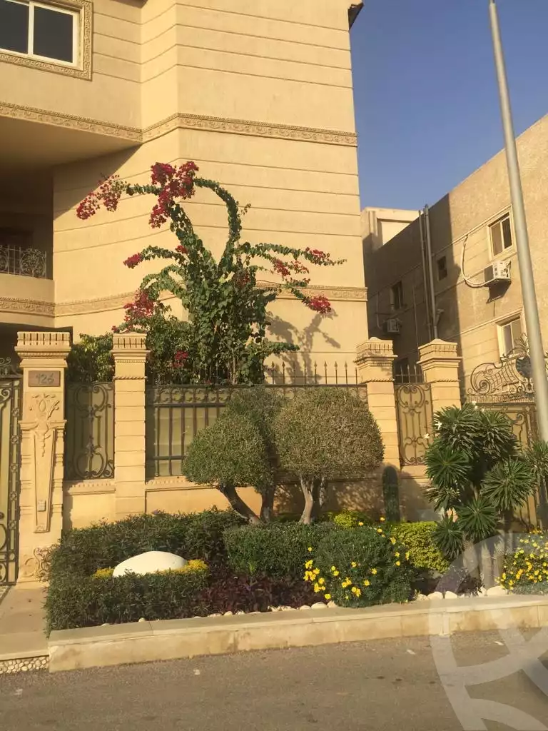 https://aqarmap.com.eg/en/listing/5556391-for-sale-cairo-new-cairo-el-ahyaa-first-neighborhood-street-2