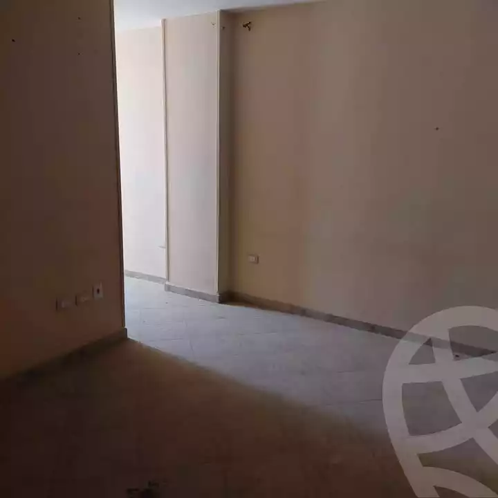 https://aqarmap.com.eg/ar/listing/5556608-for-sale-cairo-helwan-helwan-el-sharkeya-gaafar-st