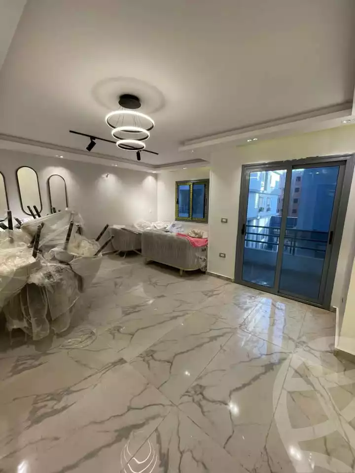 https://aqarmap.com.eg/en/listing/5562185-for-sale-cairo-mokattam-el-hadabah-el-wosta-compounds-vittoria-compound-seven-stars