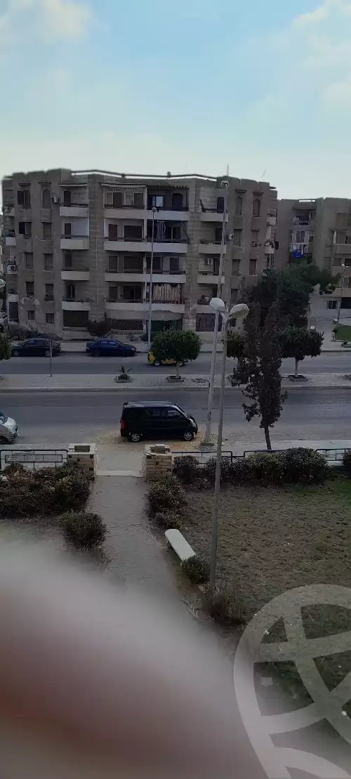 https://aqarmap.com.eg/en/listing/5565976-for-sale-cairo-el-sheikh-zayed-city-el-hay-el-thaleth-ashaer-area-4