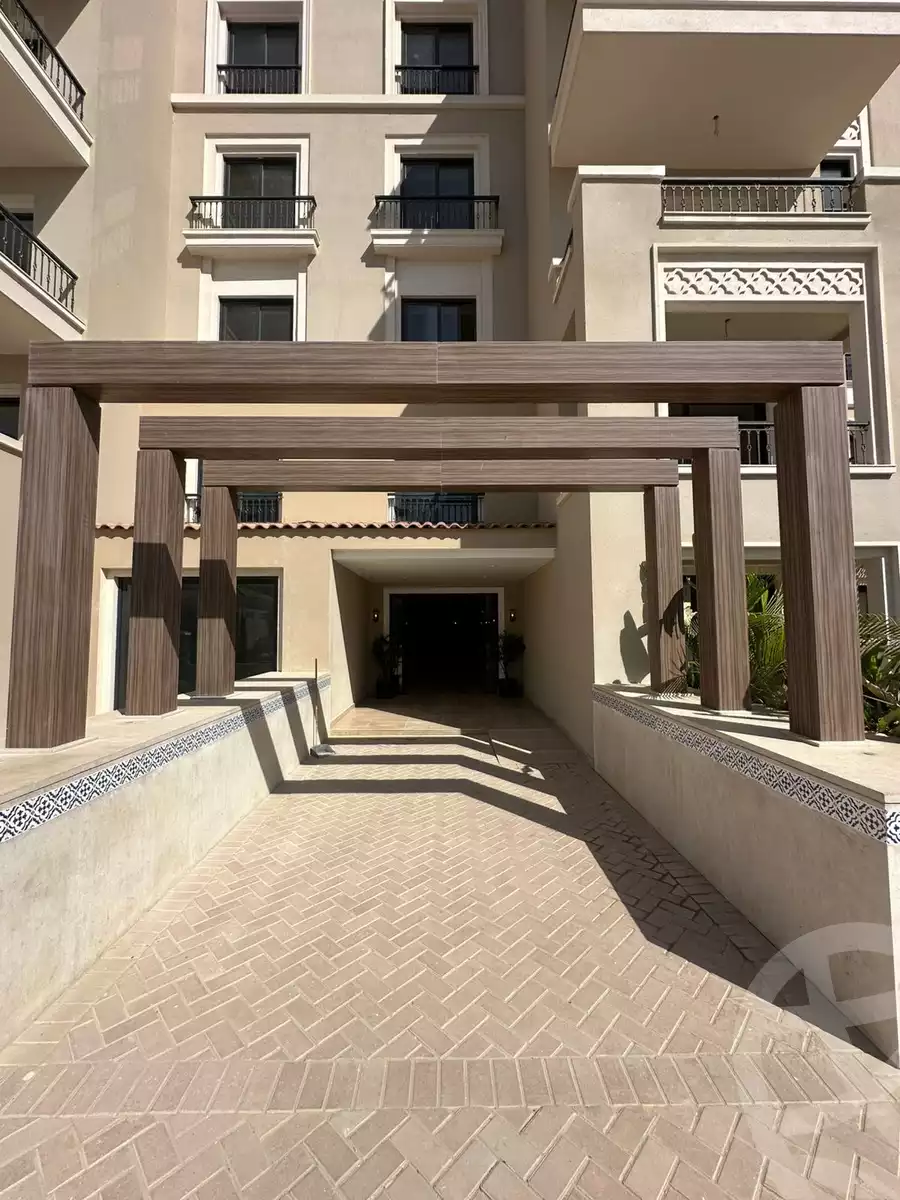 https://aqarmap.com.eg/en/listing/5567538-for-sale-cairo-el-sheikh-zayed-city-compounds-kmbwnd-fyldj-wyst-dr-llttwyr