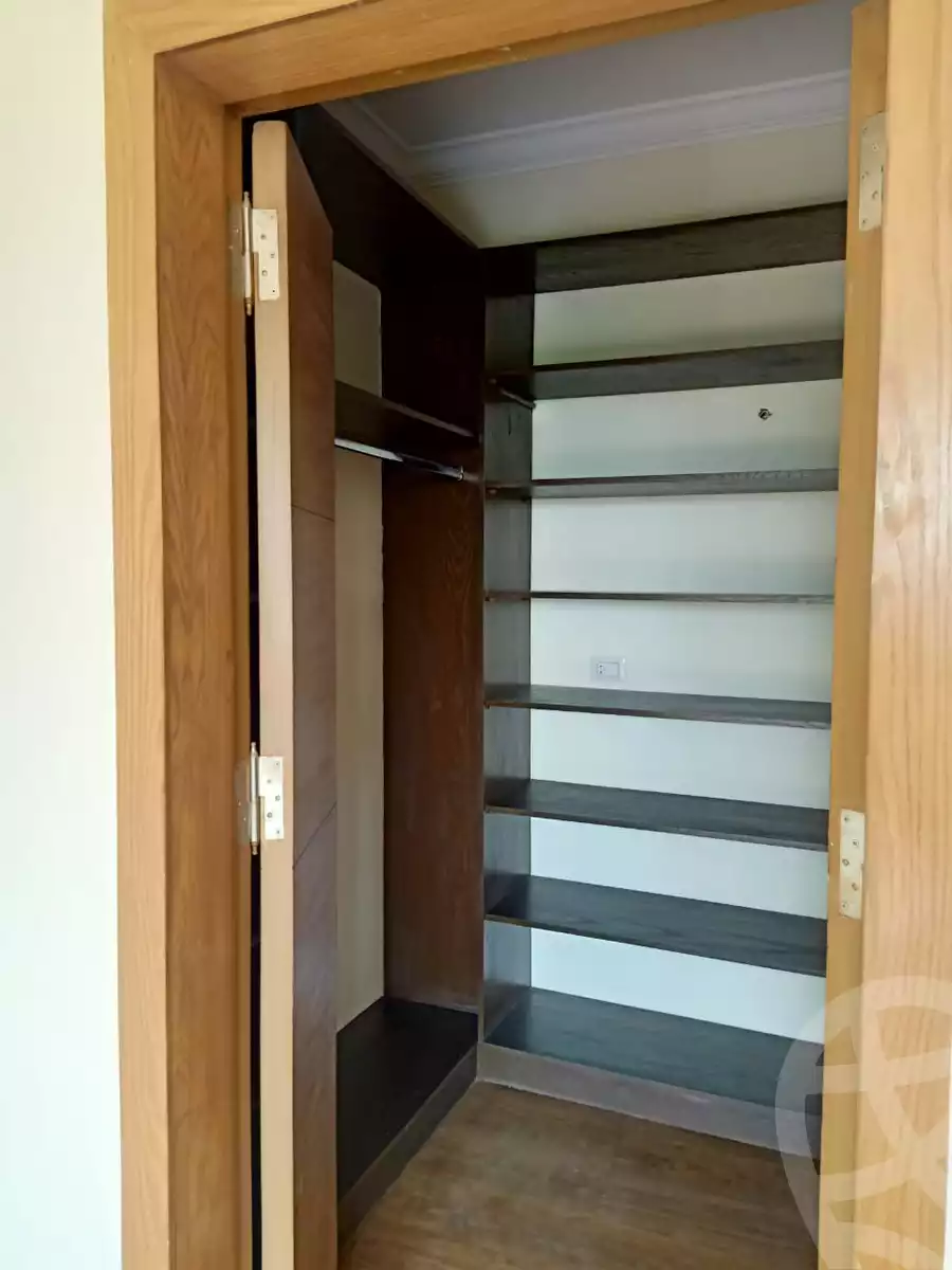 https://aqarmap.com.eg/en/listing/5575469-for-rent-cairo-el-sheikh-zayed-city-compounds-kmbwnd-wyst-twn-swdyk