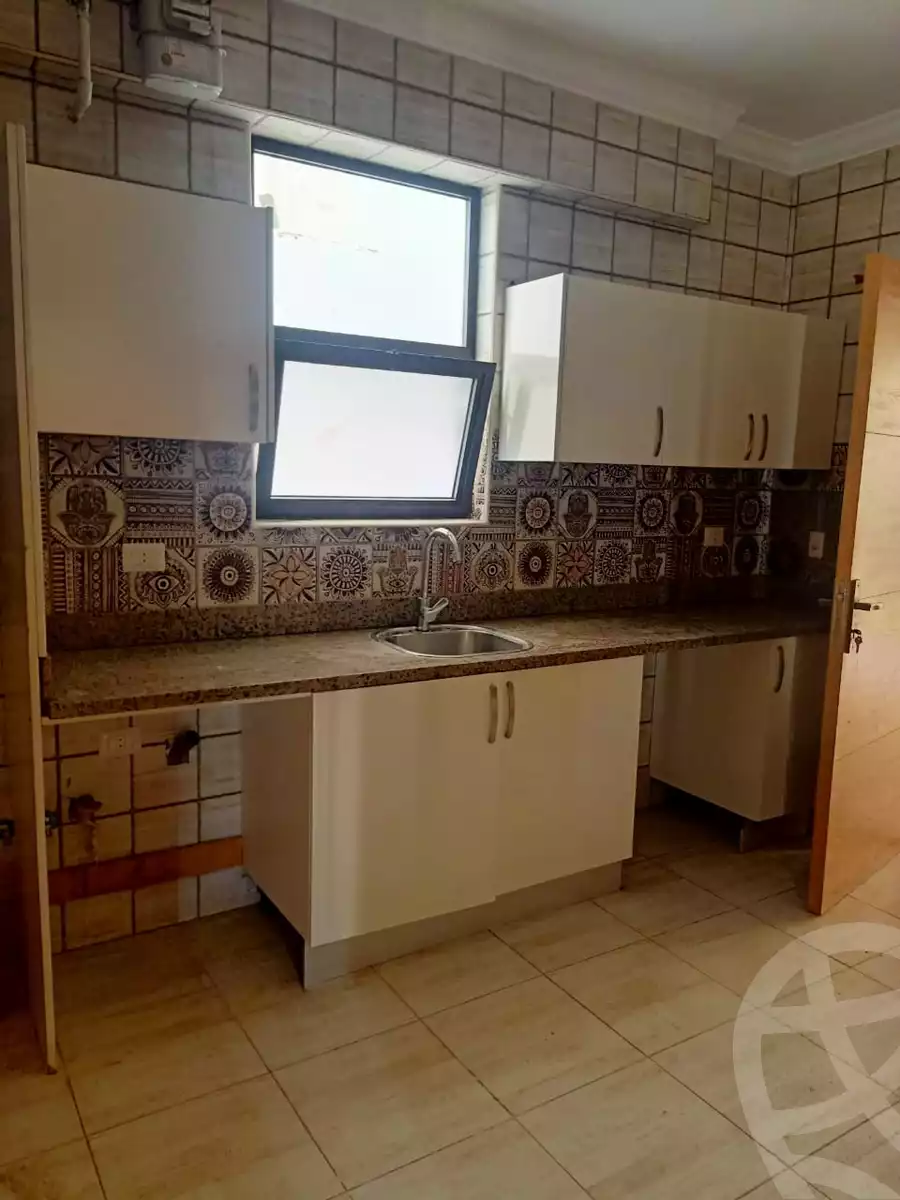 https://aqarmap.com.eg/en/listing/5575469-for-rent-cairo-el-sheikh-zayed-city-compounds-kmbwnd-wyst-twn-swdyk
