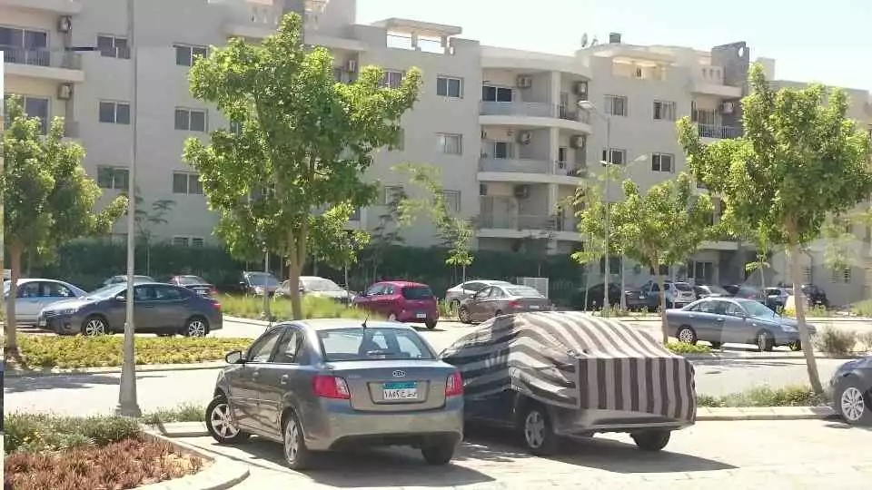 https://aqarmap.com.eg/en/listing/5591701-for-sale-cairo-el-sheikh-zayed-city-compounds-dh-drys