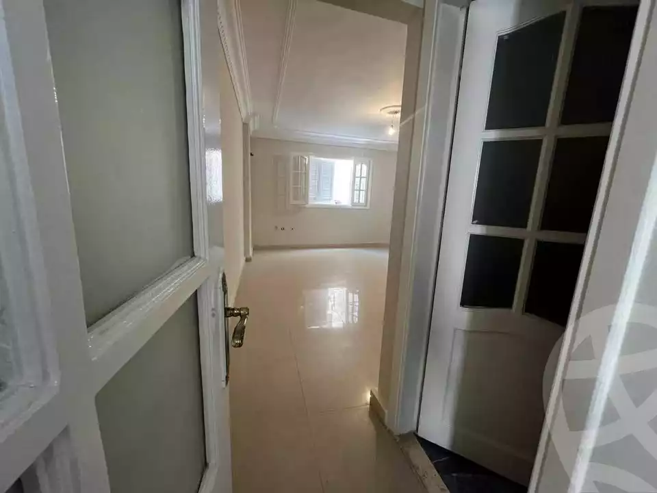 https://aqarmap.com.eg/ar/listing/5908967-for-sale-alexandria-ganaklis-shr-mrtdy-bsh