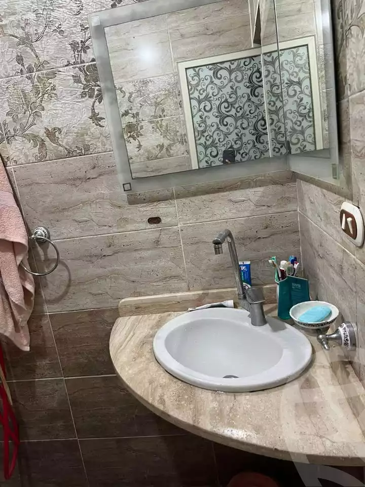 https://aqarmap.com.eg/en/listing/5612820-for-sale-alexandria-krmwz