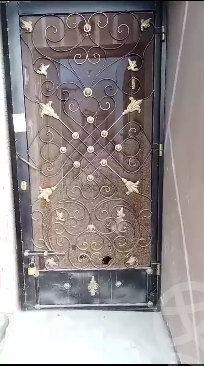 https://aqarmap.com.eg/en/listing/5617810-for-sale-alexandria-el-hanouvel-el-warsha-st