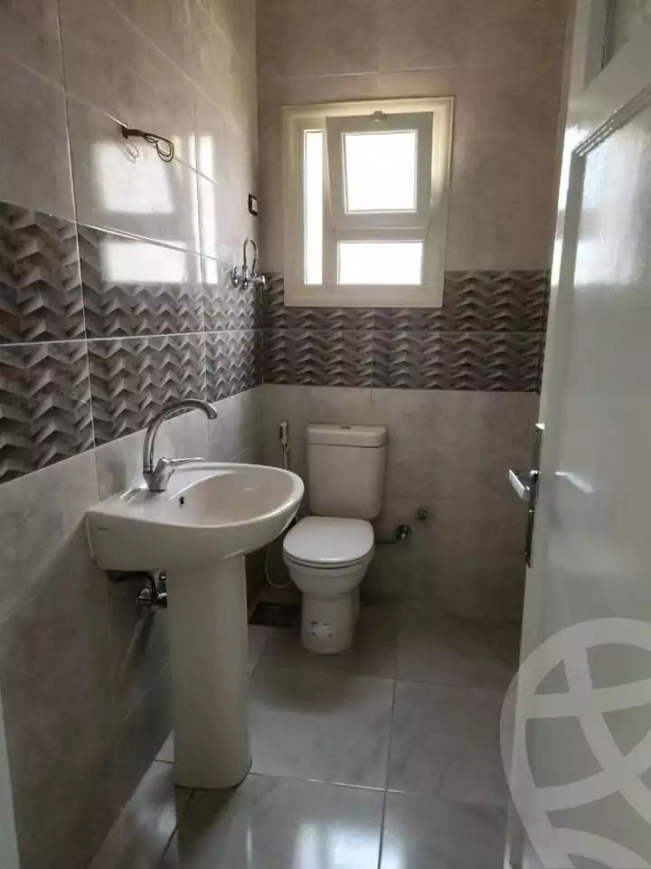 https://aqarmap.com.eg/en/listing/5620690-for-rent-cairo-mokattam-lhdb-l-ly-street-83