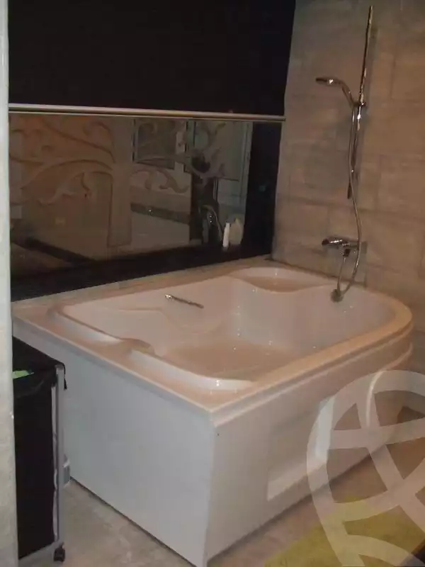 https://aqarmap.com.eg/ar/listing/5627680-for-sale-cairo-new-cairo-el-ahyaa-first-neighborhood-street-1