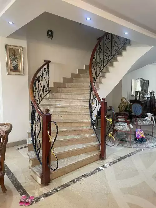https://aqarmap.com.eg/en/listing/5629514-for-sale-cairo-el-sheikh-zayed-city-compounds-el-yasmeen-compound