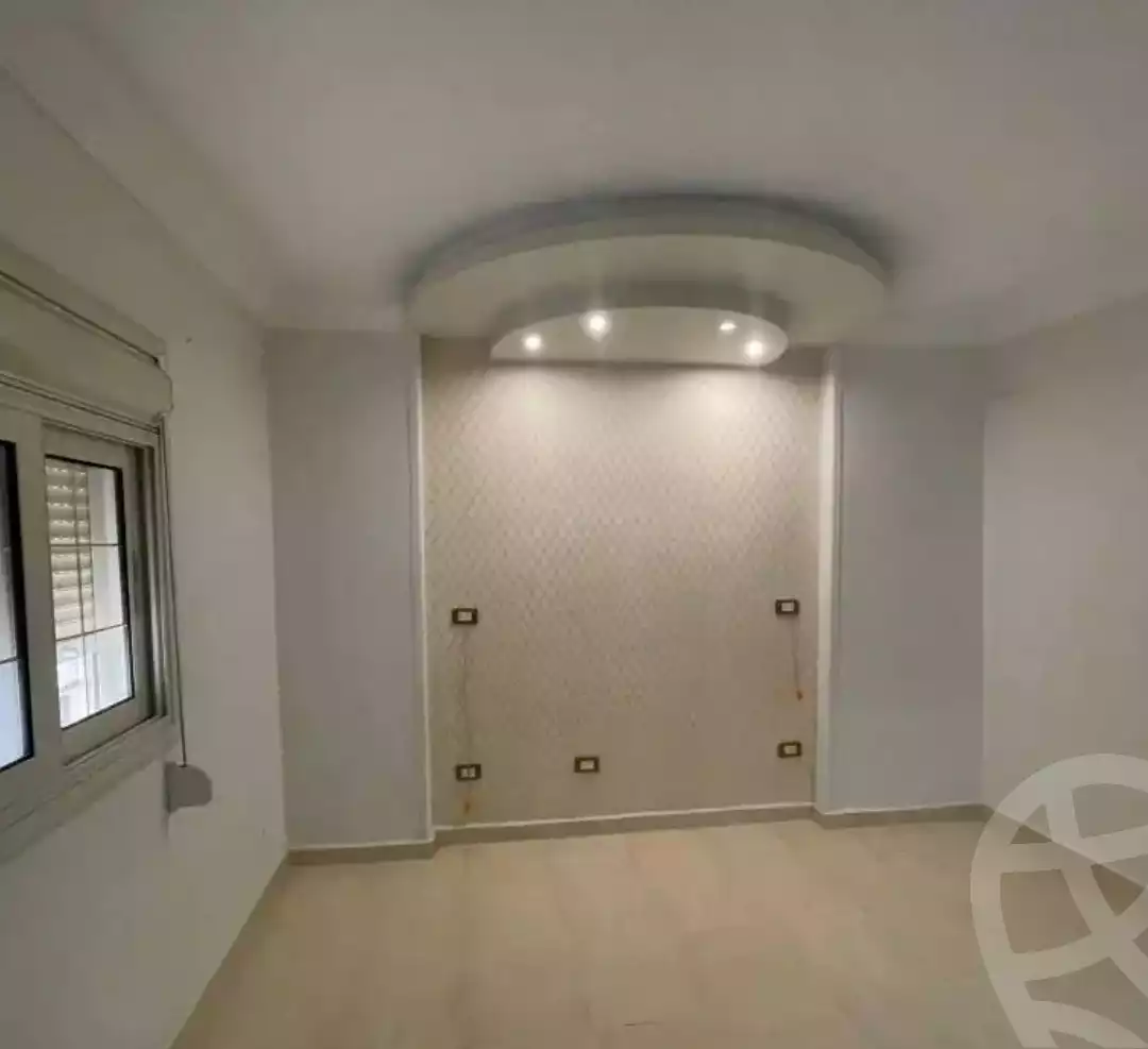 https://aqarmap.com.eg/ar/listing/5629692-for-sale-alexandria-zezenia-ibrahim-el-attar-st