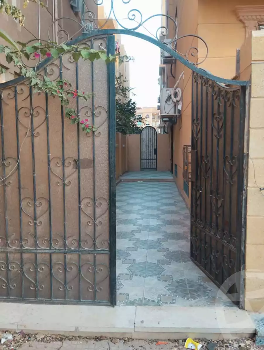 https://aqarmap.com.eg/en/listing/5633482-for-sale-cairo-6th-of-october-el-ahyaa-neighborhood-5th-street-20