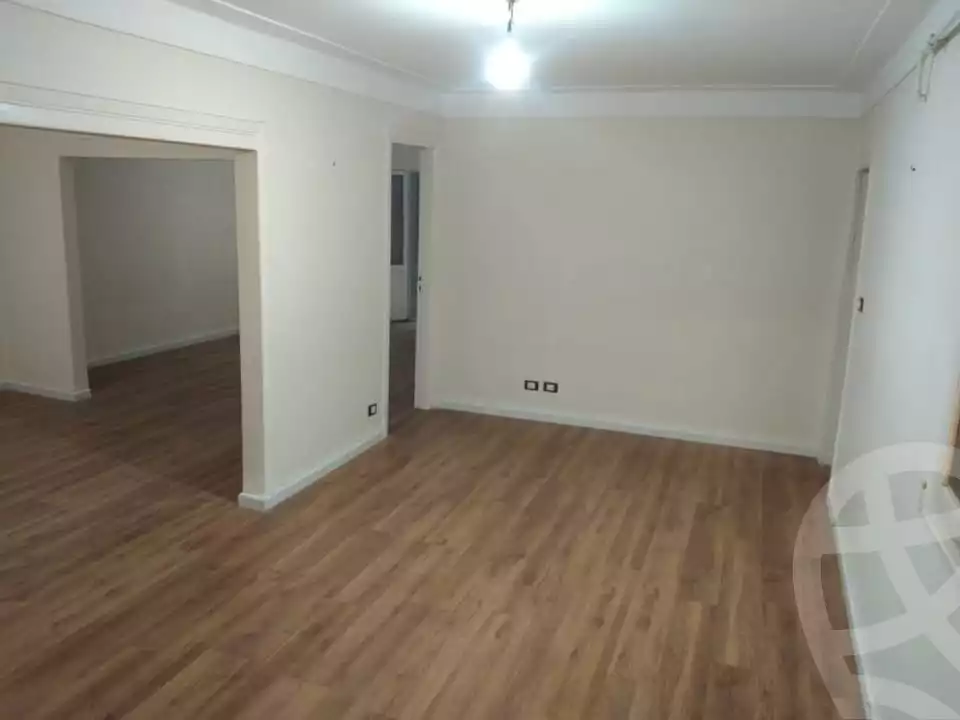 https://aqarmap.com.eg/ar/listing/5641141-for-sale-alexandria-camp-cesar-abd-el-moneim-sanad-st