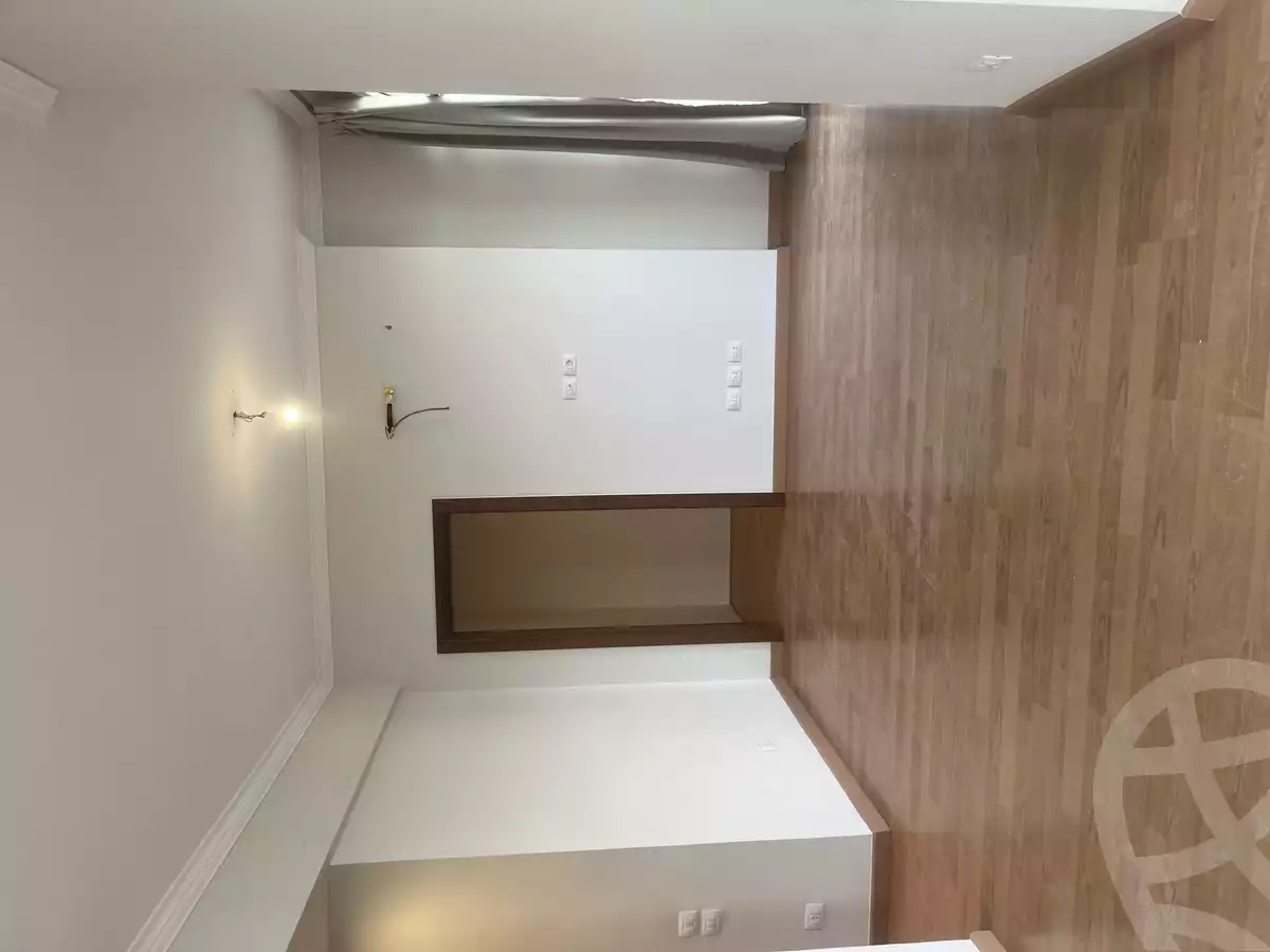 https://aqarmap.com.eg/en/listing/5969460-for-rent-cairo-new-cairo-compounds-hyde-park-centre-ville-hyde-park