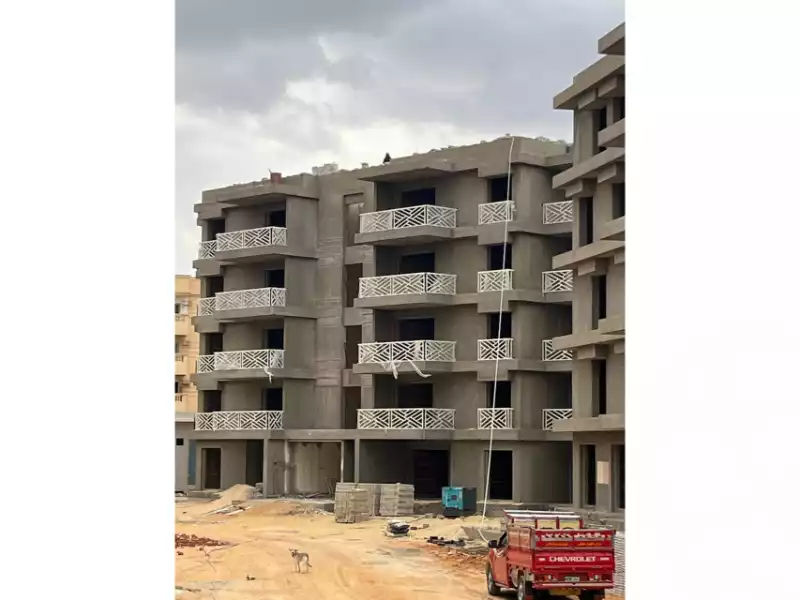 https://aqarmap.com.eg/en/listing/5651322-for-sale-cairo-6th-of-october-compounds-kmbwnd-jryn-6-mbny-drys