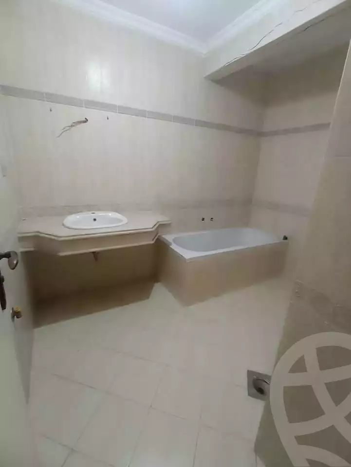 https://aqarmap.com.eg/en/listing/5658752-for-sale-alexandria-glim