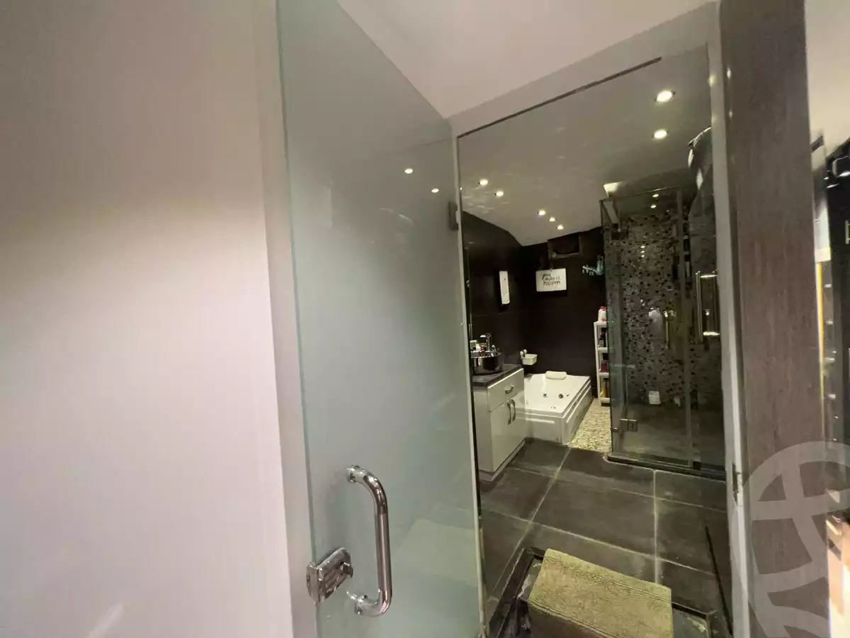 https://aqarmap.com.eg/ar/listing/5661435-for-sale-cairo-el-sheikh-zayed-city-compounds-kmbwnd-ljwmn