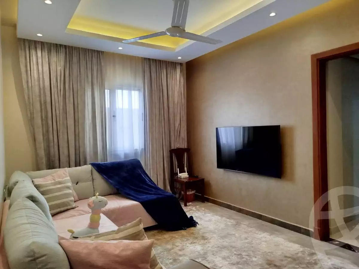 https://aqarmap.com.eg/en/listing/5649033-for-sale-cairo-new-cairo-compounds-kmbwnd-lnkhyl