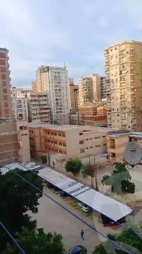 https://aqarmap.com.eg/ar/listing/5662979-for-rent-alexandria-ganaklis