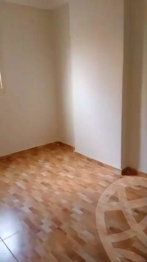 https://aqarmap.com.eg/ar/listing/5666187-for-rent-alexandria-ganaklis
