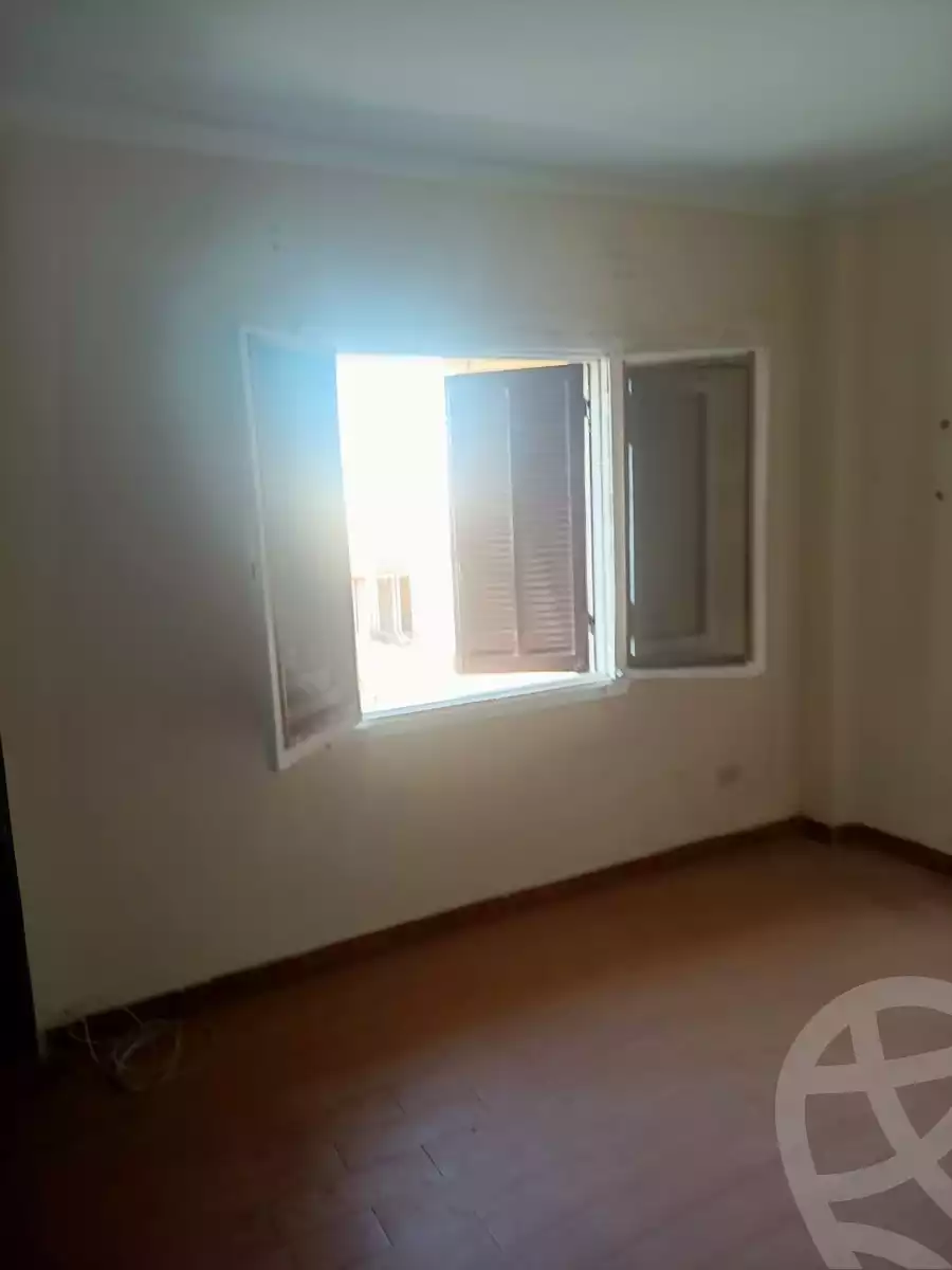 https://aqarmap.com.eg/en/listing/5677613-for-sale-cairo-new-cairo-el-ahyaa-fourth-neighborhood-ahmed-oraby-haroun-al-rasheeed-18-st