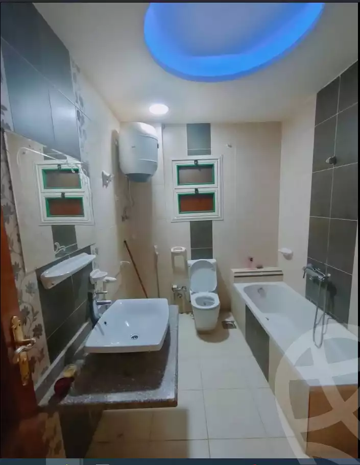 https://aqarmap.com.eg/en/listing/5680101-for-sale-cairo-mokattam-lhdb-l-ly-el-naforah-square