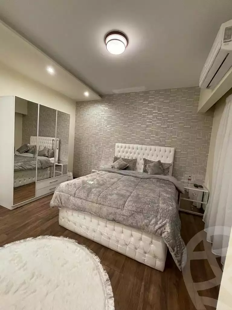 https://aqarmap.com.eg/en/listing/5680867-for-rent-cairo-el-sheikh-zayed-city-compounds-kmbwnd-wyst-twn-swdyk