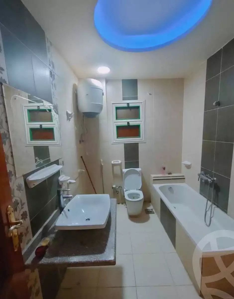 https://aqarmap.com.eg/en/listing/5681060-for-sale-cairo-mokattam-lhdb-l-ly-el-naforah-square