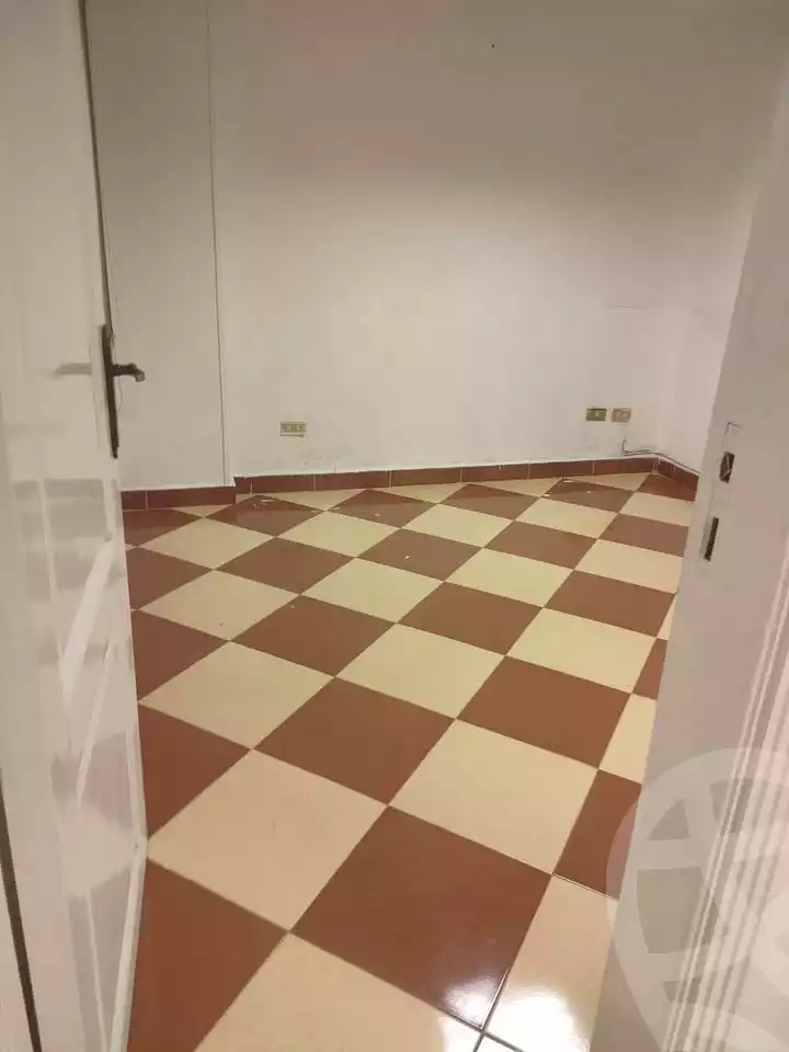 https://aqarmap.com.eg/en/listing/5683461-for-rent-cairo-mokattam-lhdb-l-ly