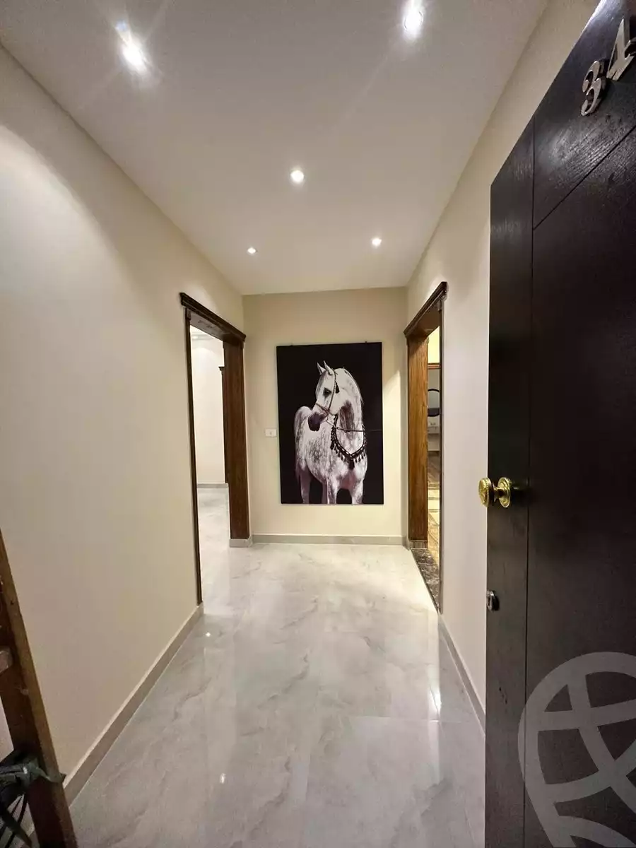 https://aqarmap.com.eg/ar/listing/5685667-for-rent-cairo-el-sheikh-zayed-city-compounds-kmbwnd-wyst-twn-swdyk