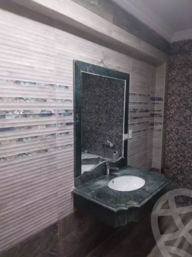 https://aqarmap.com.eg/en/listing/5677709-for-sale-cairo-el-sheikh-zayed-city-el-hay-elsabeaa-lbstn