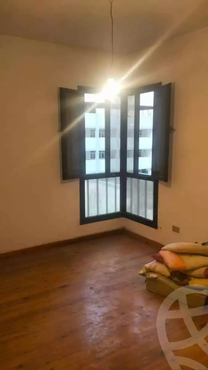 https://aqarmap.com.eg/en/listing/5693815-for-sale-alexandria-zezenia
