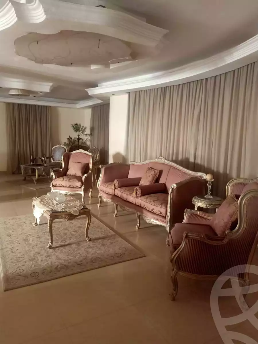 https://aqarmap.com.eg/en/listing/5705975-for-sale-cairo-el-sheikh-zayed-city-compounds-el-yasmeen-compound