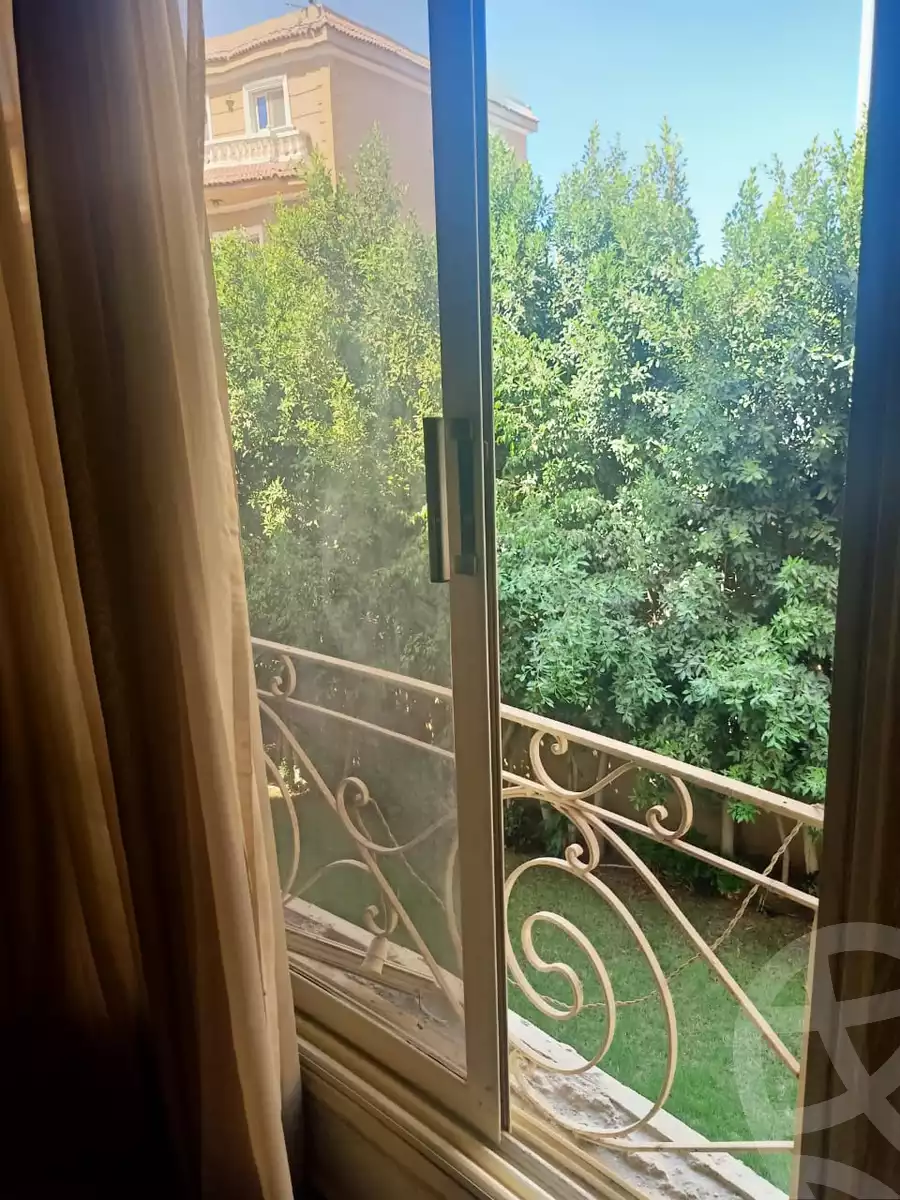 https://aqarmap.com.eg/en/listing/5705975-for-sale-cairo-el-sheikh-zayed-city-compounds-el-yasmeen-compound