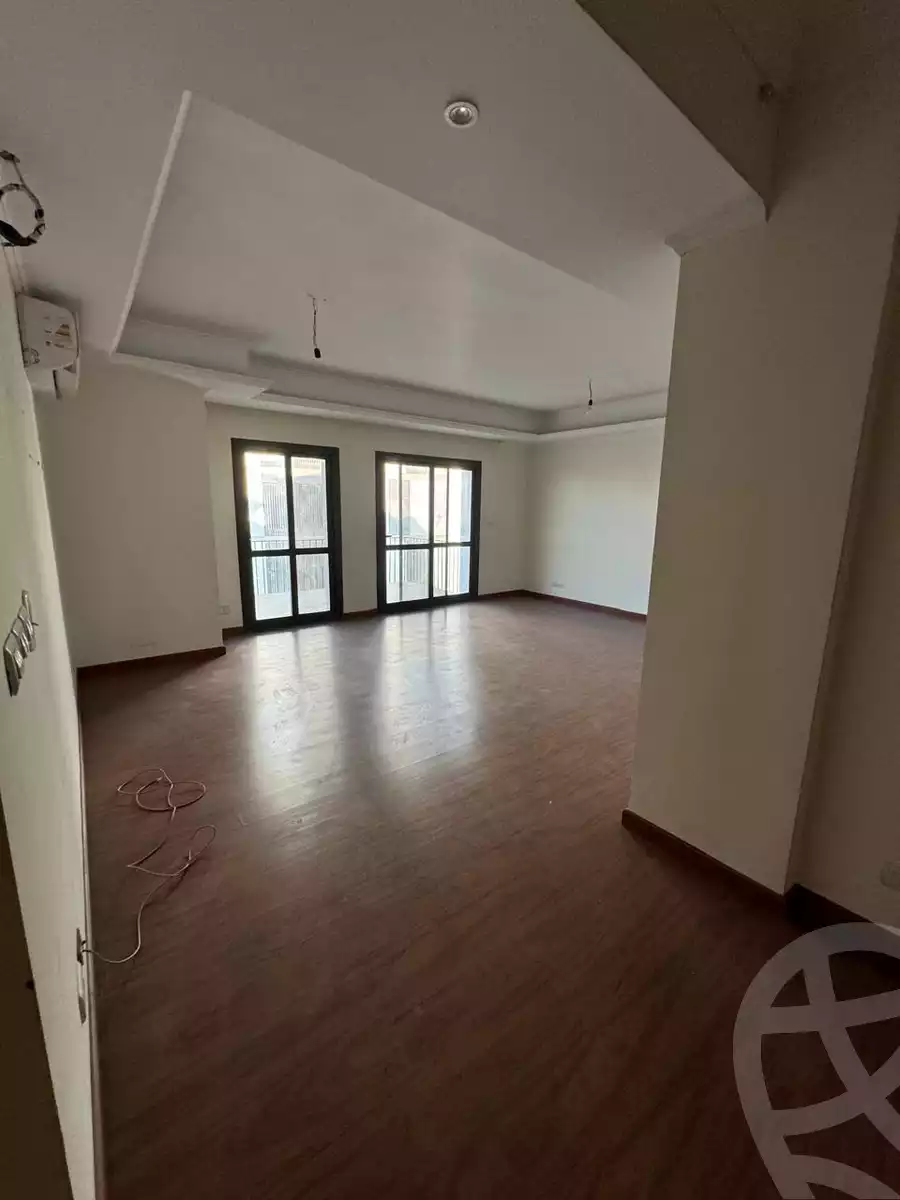 https://aqarmap.com.eg/ar/listing/5706161-for-sale-cairo-el-sheikh-zayed-city-compounds-the-courtyard