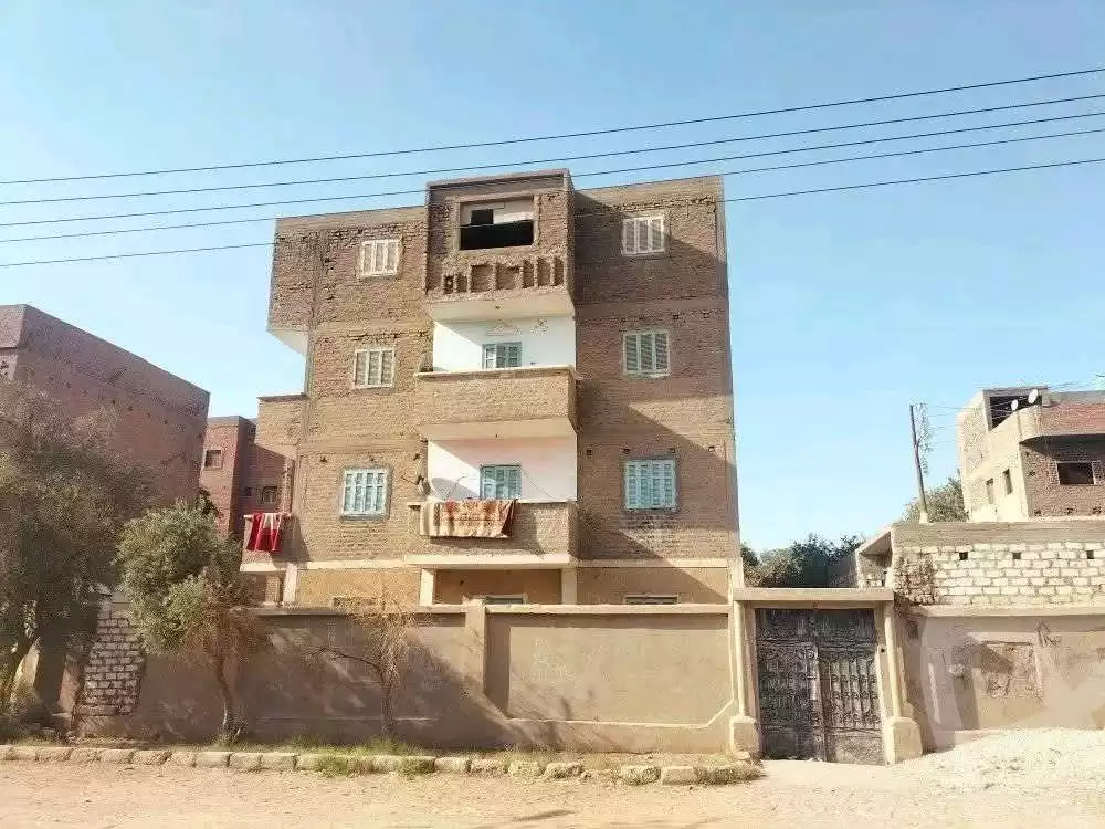 https://aqarmap.com.eg/ar/listing/5707700-for-sale-qina-qina-city