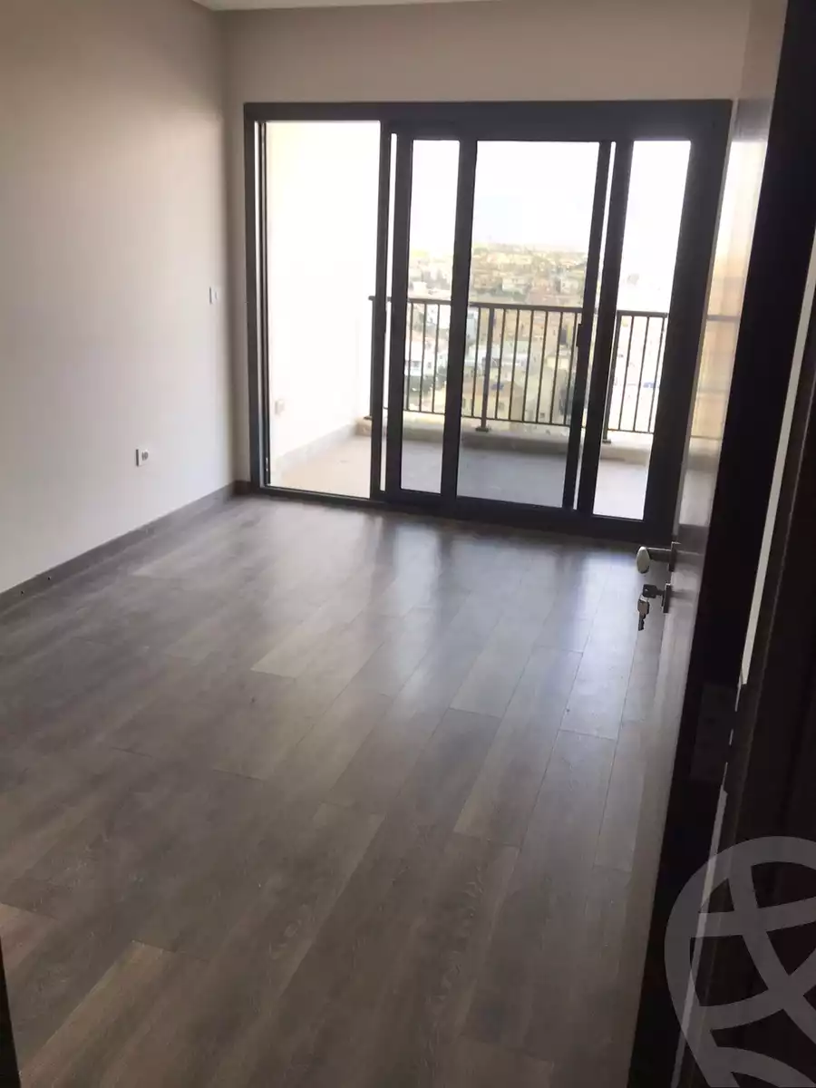 https://aqarmap.com.eg/ar/listing/5759342-for-sale-cairo-el-sheikh-zayed-city-compounds-zyd-wr-llttwyr-z-tower
