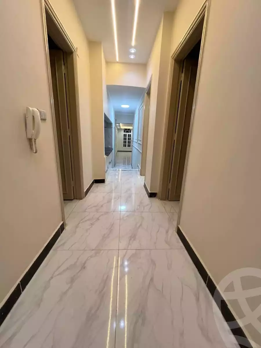 https://aqarmap.com.eg/en/listing/5711906-for-sale-cairo-6th-of-october-el-ahyaa-neighborhood-5th-street-20