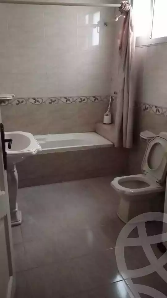 https://aqarmap.com.eg/en/listing/5712634-for-sale-alexandria-roshdy-shr-bw-qyr-tryq-lhry