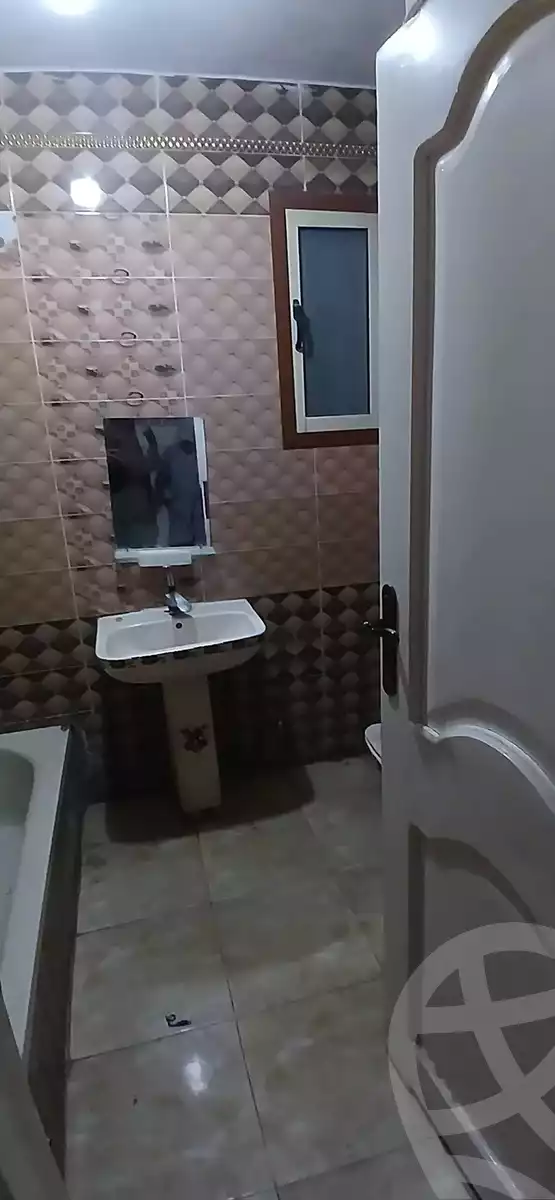 https://aqarmap.com.eg/ar/listing/5716100-for-rent-cairo-el-zaytun-lzytwn-lgrby-shr-lmsyry