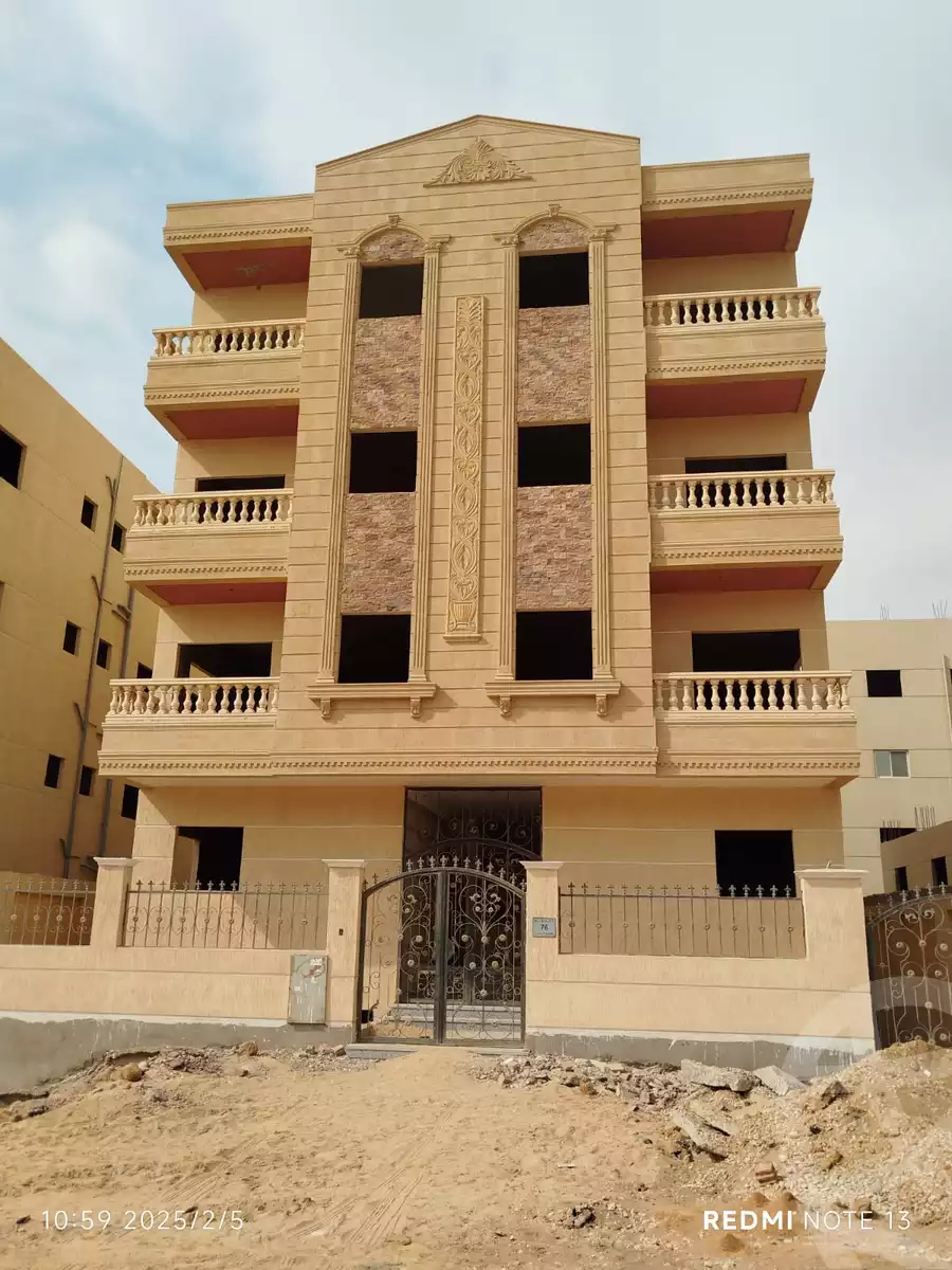 https://aqarmap.com.eg/en/listing/5716729-for-sale-cairo-badr-city-hai-el-ashgar-featured-neighborhood-bait-el-watan-rd