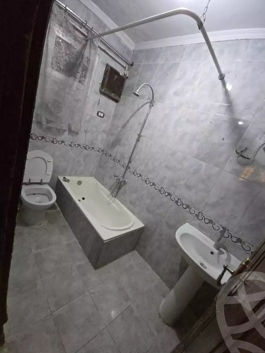 https://aqarmap.com.eg/en/listing/5718389-for-sale-cairo-helwan-helwan-el-sharkeya-mostafa-safwat-st