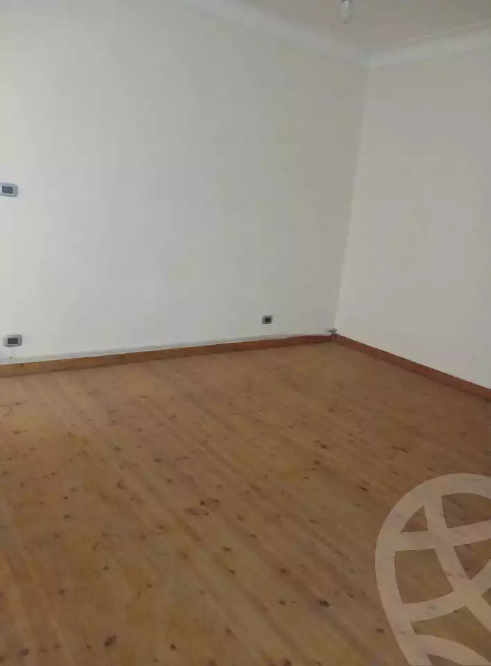 https://aqarmap.com.eg/ar/listing/5721925-for-rent-alexandria-glim-shr-bw-qyr-tryq-lhry