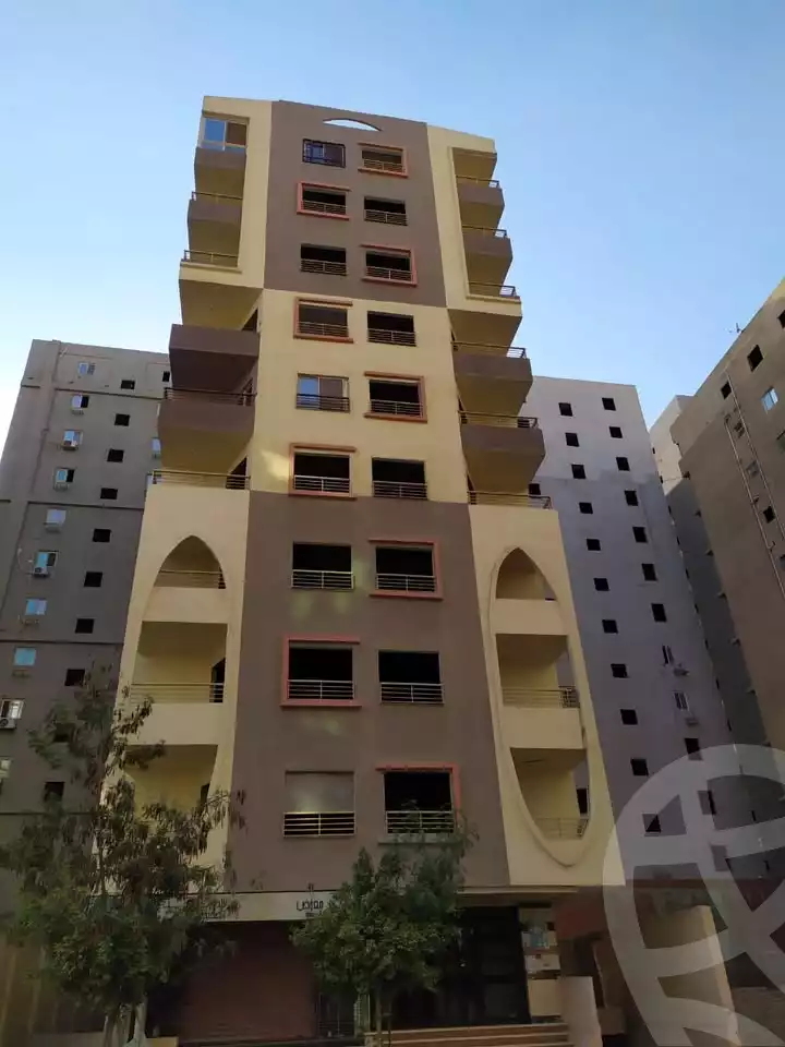https://aqarmap.com.eg/en/listing/5723445-for-sale-cairo-mokattam-el-hadabah-el-wosta-rd-lmbhth